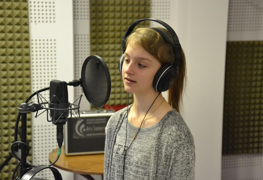 Klaudia Sadowska, 12-latka z powiatu aleksandrowskiego nagrała już czwartą płytę! 