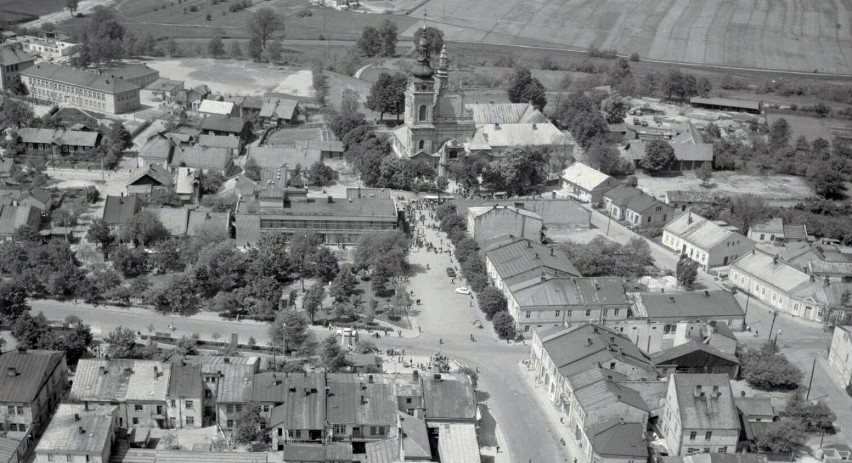 Centrum Tarnobrzega na zdjęciu z 1967 roku