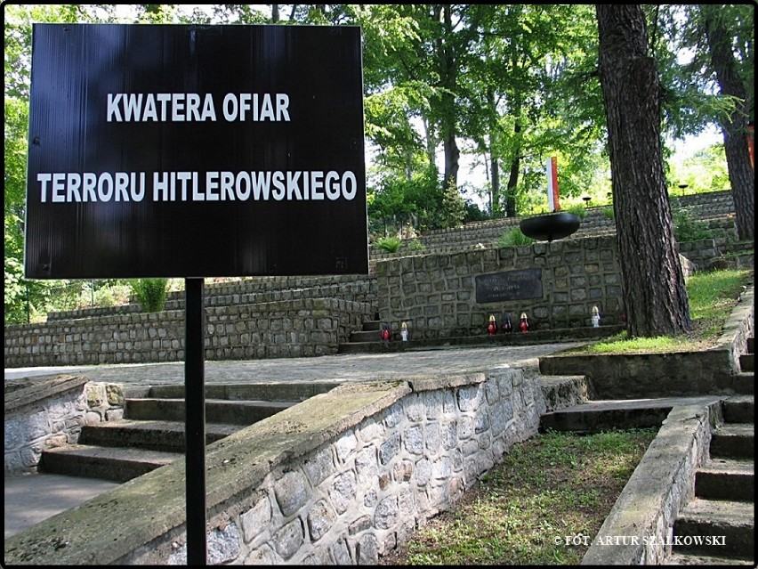 Kwatera Ofiar Terroru Hitlerowskiego na Cmentarzu Komunalnym...