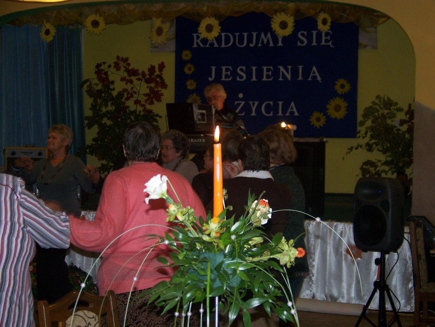 Bal seniora w Nożynie (ZDJĘCIA). Organizatorem był parafialny Caritas
