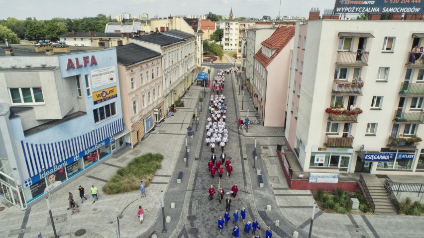 Nadnotecki Dzień Pieśni i Muzyki wrócił do Piły. "Gaude Mater Polonia" na ponad 200 głosów w centrum miasta [ZDJĘCIA]