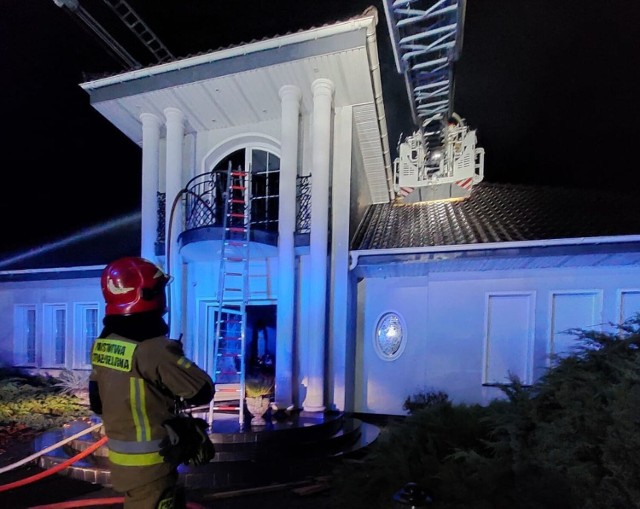 Pożar w Osielsku wybuchł w poniedziałek, 28 sierpnia w godzinach popołudniowych.