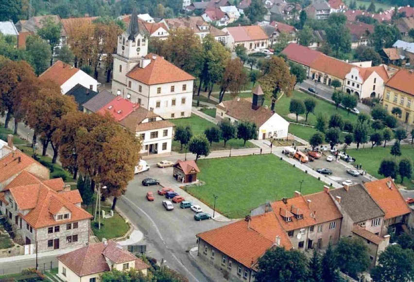 Nowy Wiśnicz  uzyskał lokację miejską w 1616 roku....