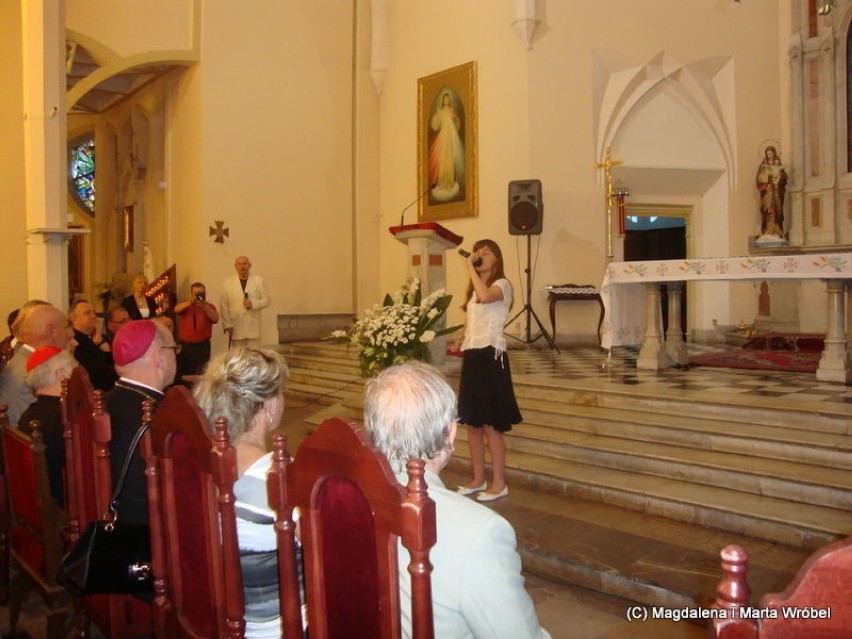 Renata Galik na początku koncertu wyrecytowała swój wiersz...