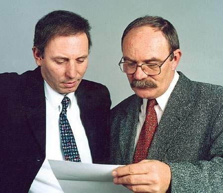 Jerzy Bednarek (z lewej) &amp;#8211; długoletni menedżer łódzkich kolarzy, z trenerem Andrzejem Kołodziejczykiem.