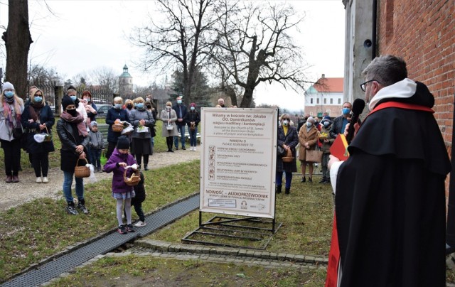 Święcenie pokarmów wielkanocnych w kościele świętego Jakuba i kościele Nawrócenia świętego Pawła Apostoła w Sandomierzu.