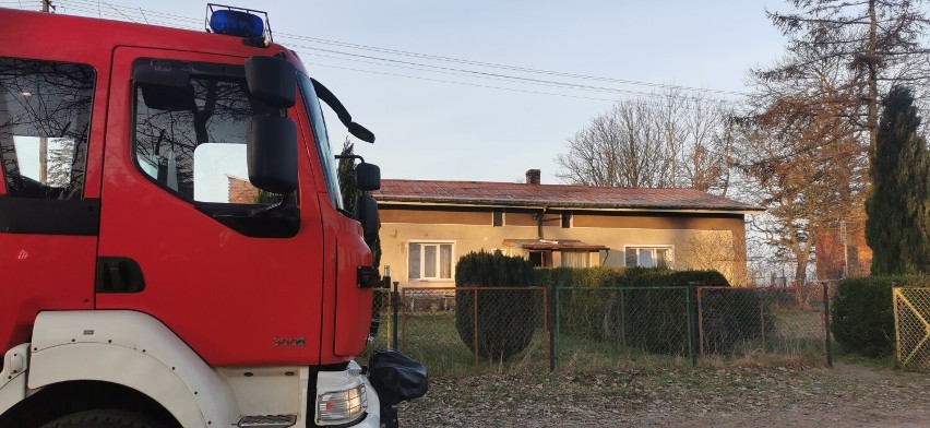 Pożar poddasza w Boryszewie. W chwili wybuchu pożaru w domu była jedna osoba