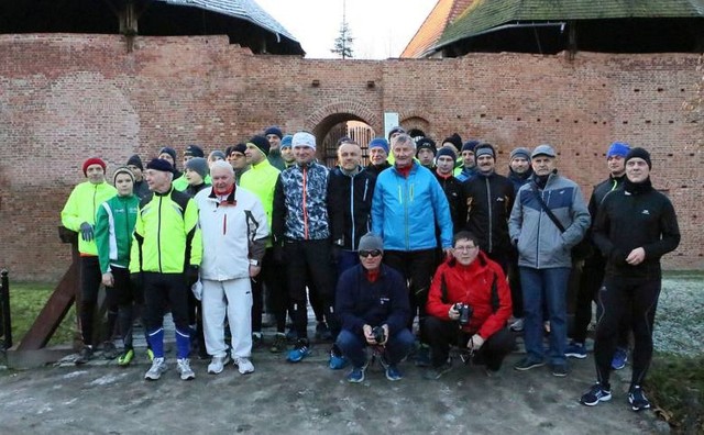 Międzyrzeckie biegi sylwestrowe należą do najstarszych w regionie. Pierwszy odbył się 31 grudnia 1984 r. Wzięło w nim udział pięć osób. Jako jedyny we wszystkich edycjach uczestniczył ich pomysłodawca i organizator AndrzejFrabiński.