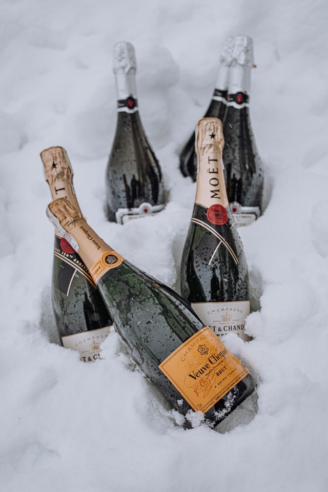 Można połączyć szusowanie na stoku z szampańską, noworoczną zabawą. Stacje narciarskie w Karkonoszach i Górach Izerskich zapraszają