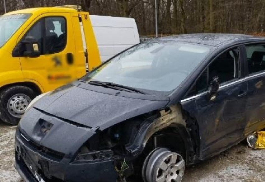 Brzescy policjanci ścigali złodzieja samochodu.