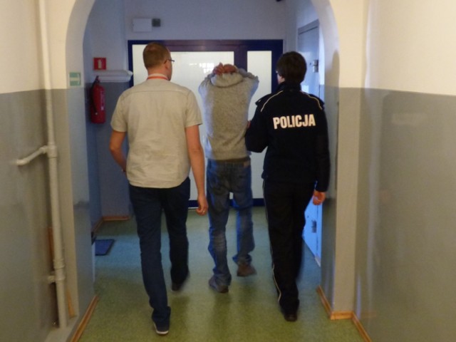 Policja Lębork. Włamywał się i kradł, odpowie przed sądem