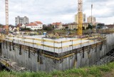 Rośnie parking wielopoziomowy w Zielonej Górze. Na dachu budynku będzie teren rekreacyjny. Zobacz zdjęcia z inwestycji