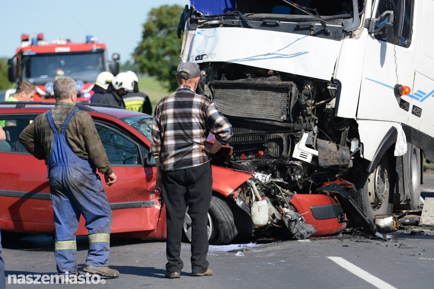 Dwie ciężarówki i dwa samochody osobowe zderzyły się pod Toruniem [wideo, zdjęcia]