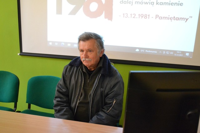 13 grudnia 2021 roku do Technikum nr 6 w Sosnowcu przyjechał Jacek Machura. Opowiedział o byciu internowanym i swoich przeżyciach w stanie wojennym. Spotkaniu towarzyszyła mała wystawa okolicznościowa. 

Zobacz kolejne zdjęcia. Przesuń w prawo - wciśnij strzałkę lub przycisk NASTĘPNE