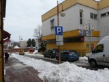 Tarnów: mieszkańcy są wściekli na służby. Po ostatnich opadach parkingi nadal zasypane