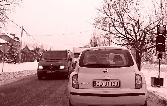 Remont trasy krajowej nr 72 pomiędzy Zgierzem a Aleksandrowem Łódzkim został wstrzymany do wiosny 2011 r.