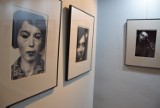 Człuchów. Otwarcie wystawy fotografii Zdzisława Beksińskiego w muzeum