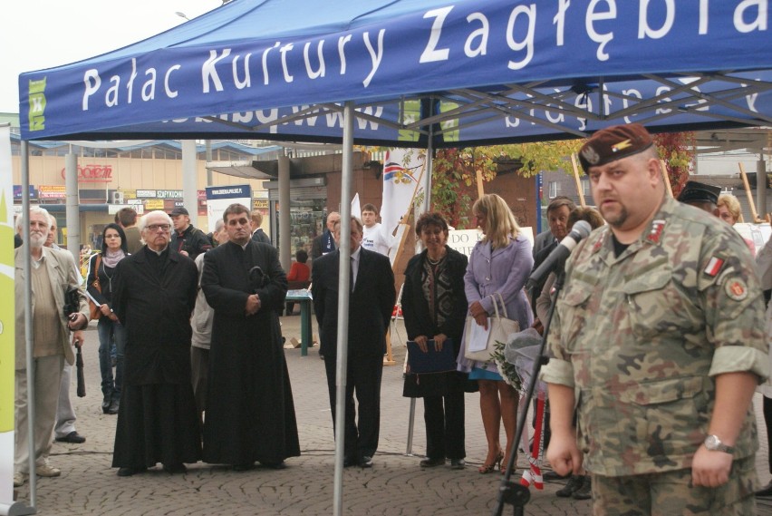 Tak wyglądało nadanie rondu w centrum nazwy Żołnierzy...