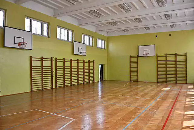 Sala gimnastyczna Szkoły Podstawowej Nr 1 w Lubaczowie przed modernizacją.