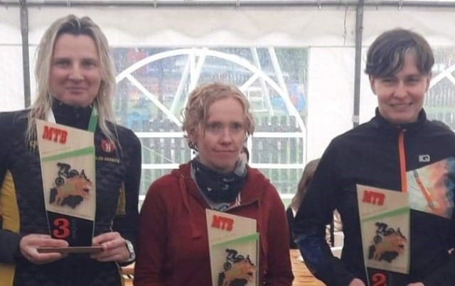 W MTB Dzikie Szaleństwo Ziemi Debrzeńskiej 2020 Wioletta Kucharska zajęła trzecie miejsce w kategorii open kobiet