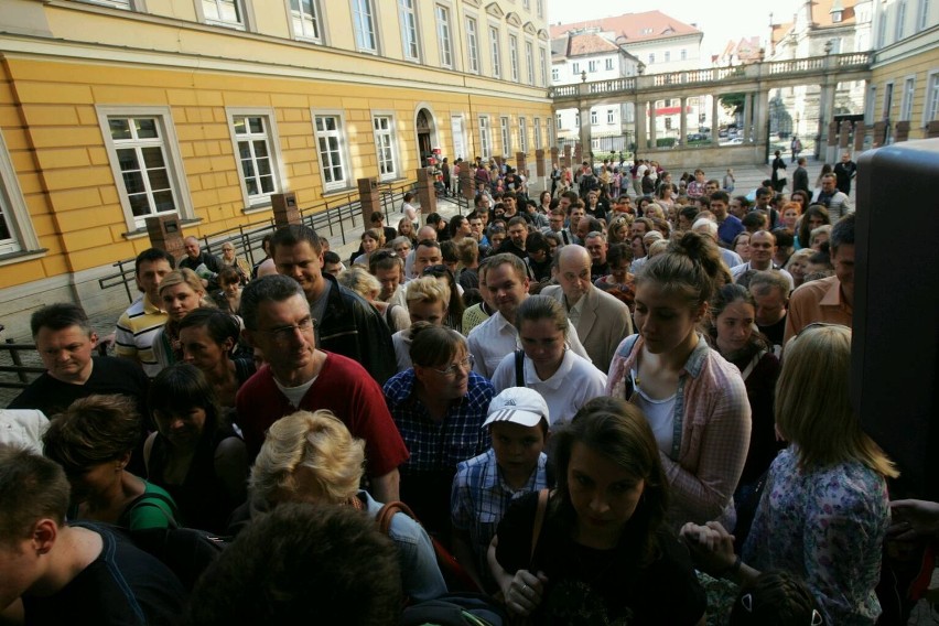 Noc Muzeów: Wrocławianie chętnie oglądali wystawy i pokazy (PROGRAM)