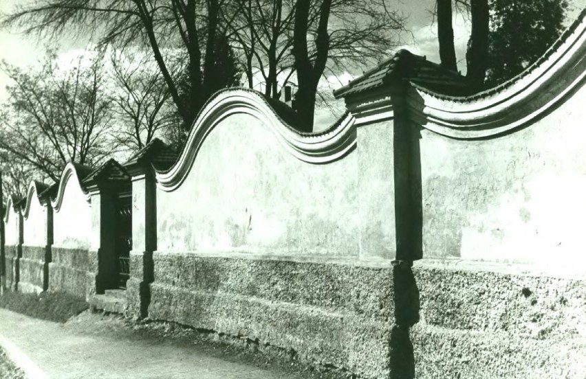 Fragment muru Starego Cmentarza