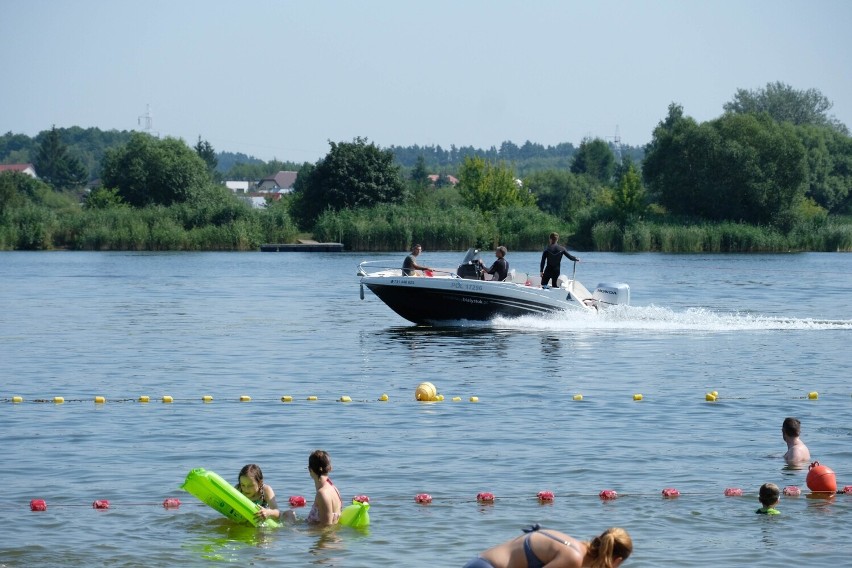 Plaża Dojlidy znów pełna. Mieszkańcy szukają ochłody nad...