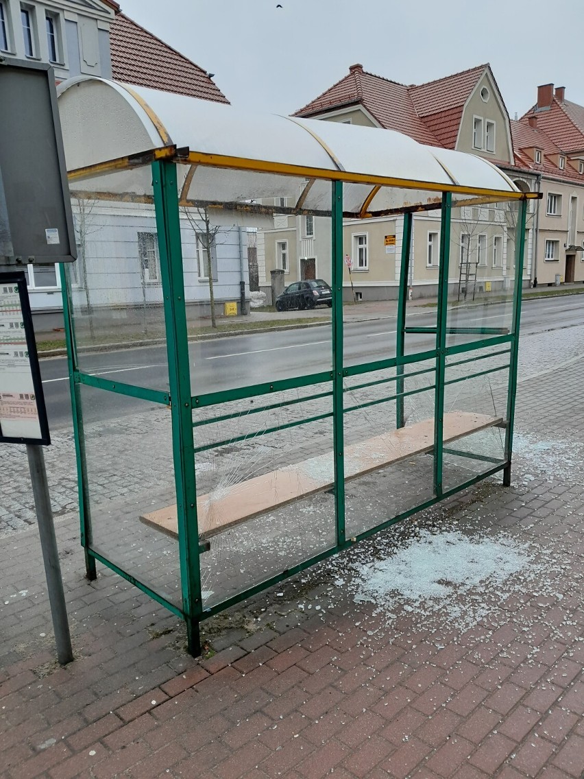 Autobus zahaczył o przystanek w Szczecinku. Co z pasażerami? [zdjęcia]