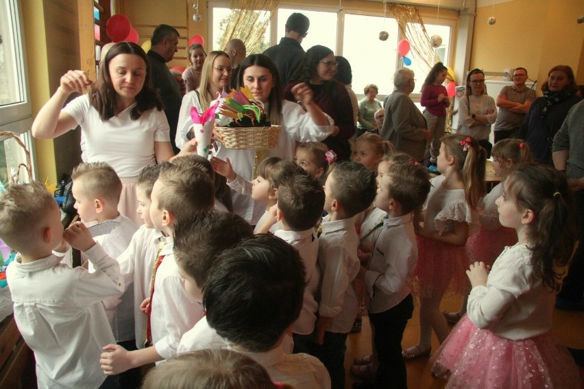 Piękne święto w Przedszkolu Samorządowym numer 40 w Kielcach. Dzieci przygotowały atrakcje dla babć i dziadków