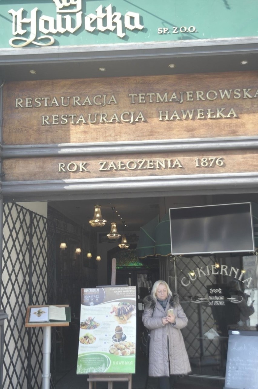 Hawełka Kraków, ul. Rynek Główny 34

Pączek z cukrem pudrem:...