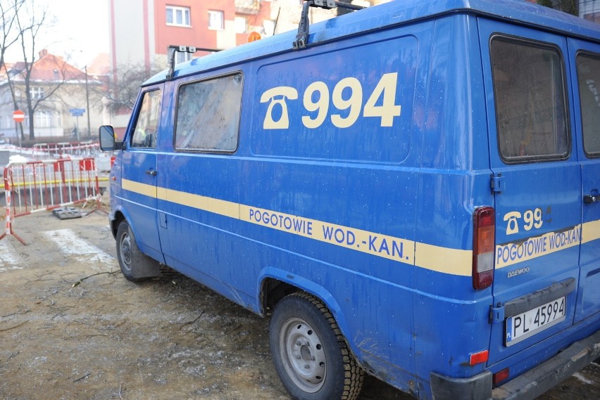 Pracownika MPWiK zatakowano w czasie usuwania awarii w Lesznie