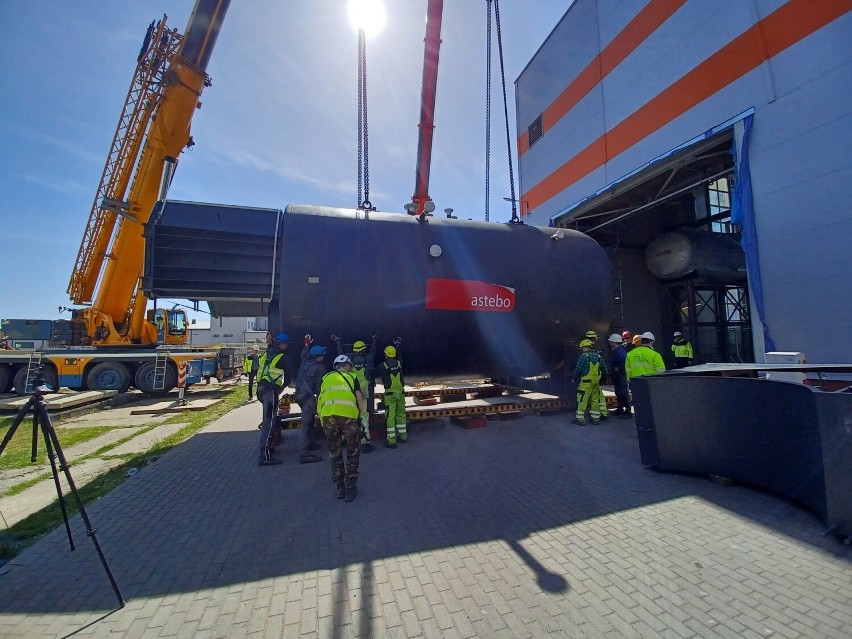 W Elektrociepłowni Gdyńskiej trwa montaż nowego kotła parowego w kotłowni rezerwowo-szczytowej