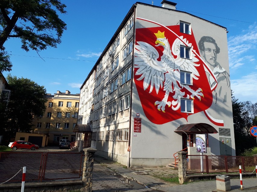 Mural na budynku Urzędu Gminy w Jaśle