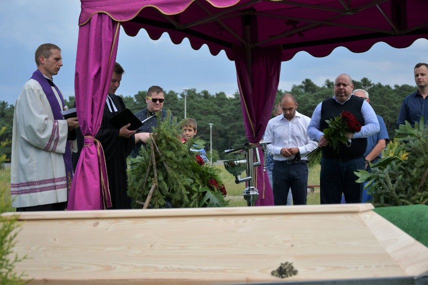W czasie remontu torowiska robotnicy znaleźli szczątki mieszkańców Breslau. Teraz odbył się pogrzeb dawnych wrocławian