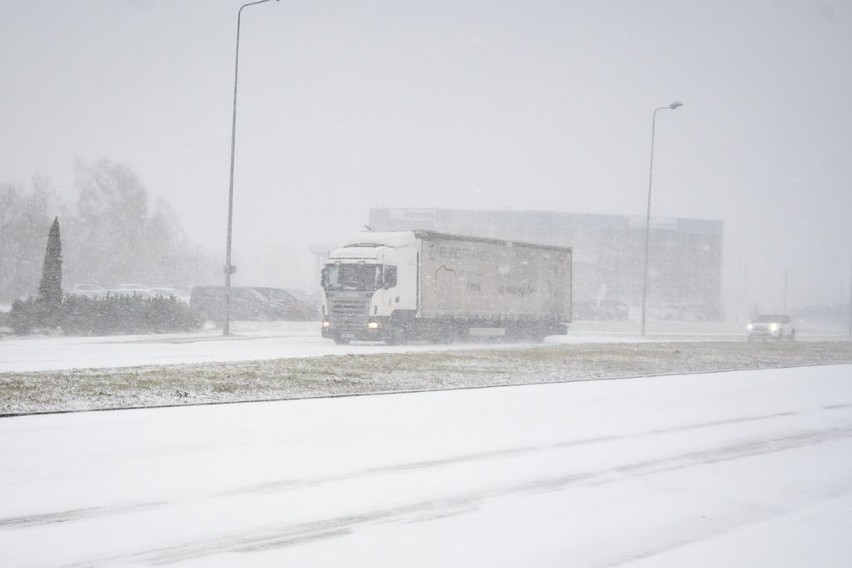 Uwaga na zamiecie śnieżne i oblodzone drogi w Wałbrzychu i...