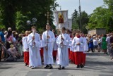 Boże Ciało w Radomiu. Tłum wiernych na procesji w parafii Świętego Stefana na Idalinie. Zobacz zdjęcia