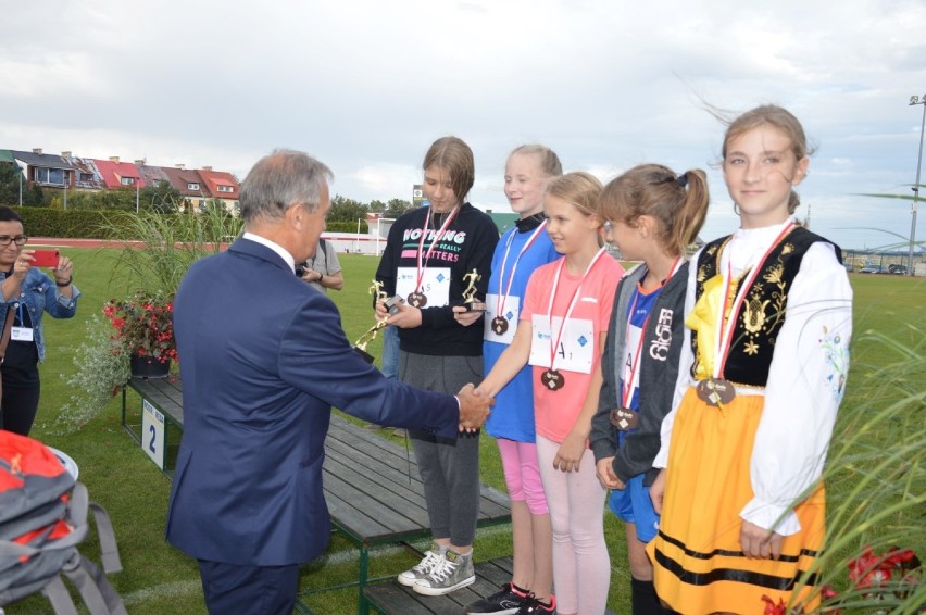 Mityng lekkoatletyczny uświetnił otwarcie stadionu w Redzie [ZDJĘCIA] [WIDEO]