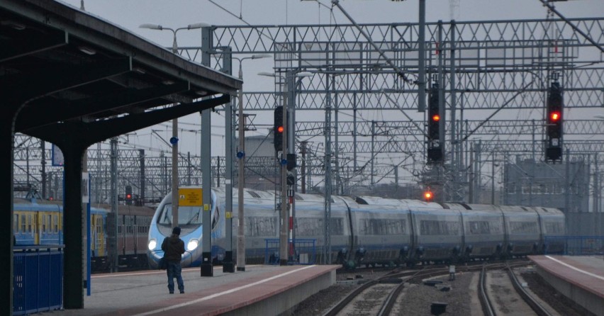 Pendolino w Malborku przyciągało nie tylko pasażerów, ale też fanów kolei