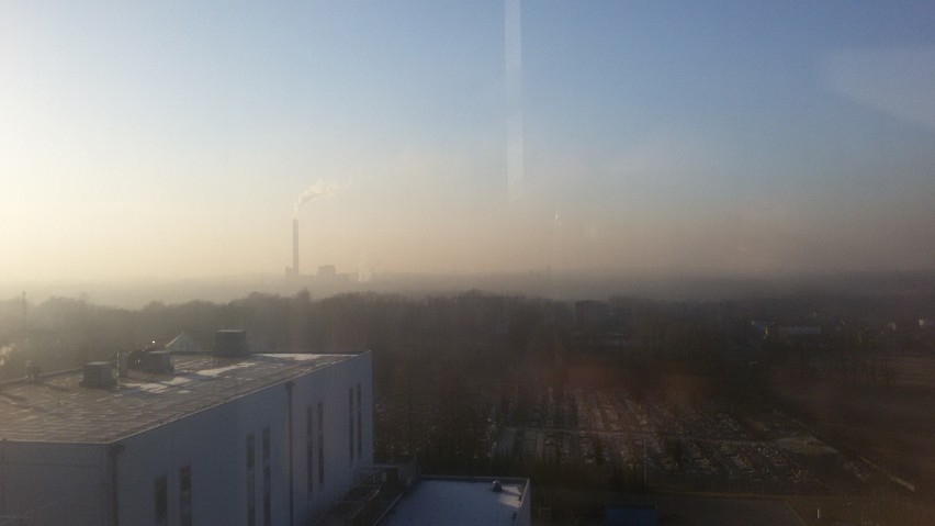 Zanieczyszczone powietrze widać gołym okiem. To zdjęcia...