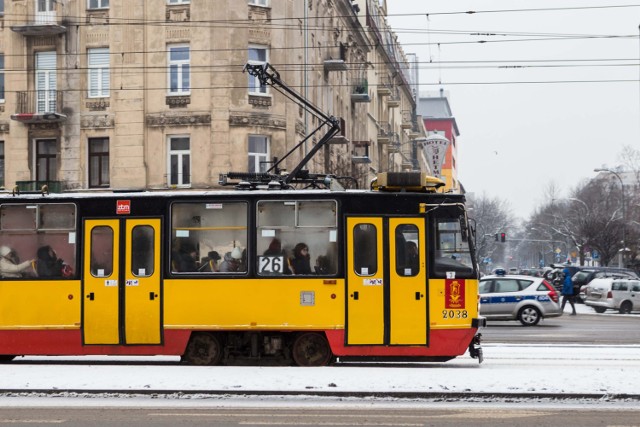 Wszystkich Świętych w Warszawie. Specjalne linie autobusowe i  tramwajowe [ZMIANY]