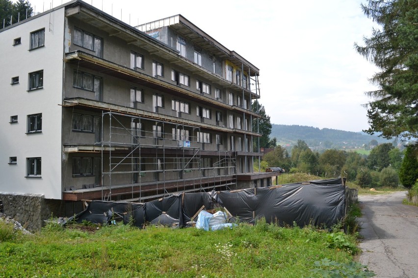 Zrujnowany PRL-owski ośrodek w Kozubniku odzyskuje dawny blask
