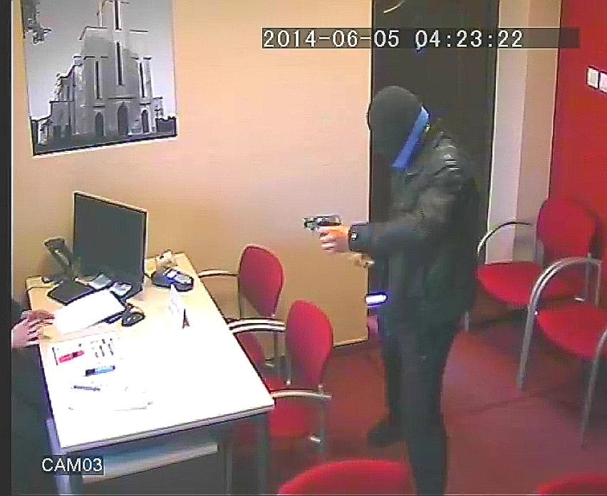 Policja w Wodzisławiu: poszukiwany sprawca napadu na bank.
