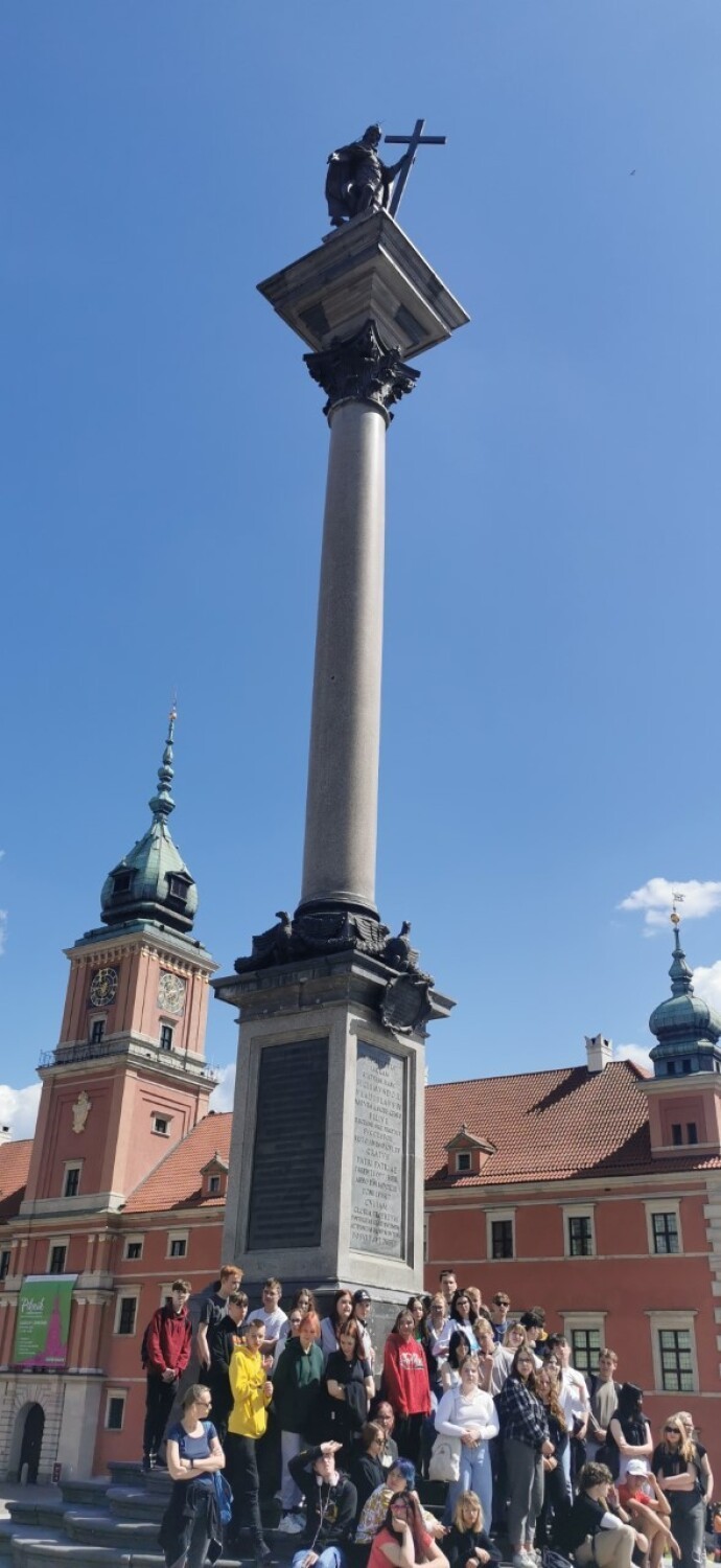 Malbork. Młodzież ZSP 3 zachwycona stolicą kraju. Byli na wycieczce w ramach projektu "Poznaj Polskę" 