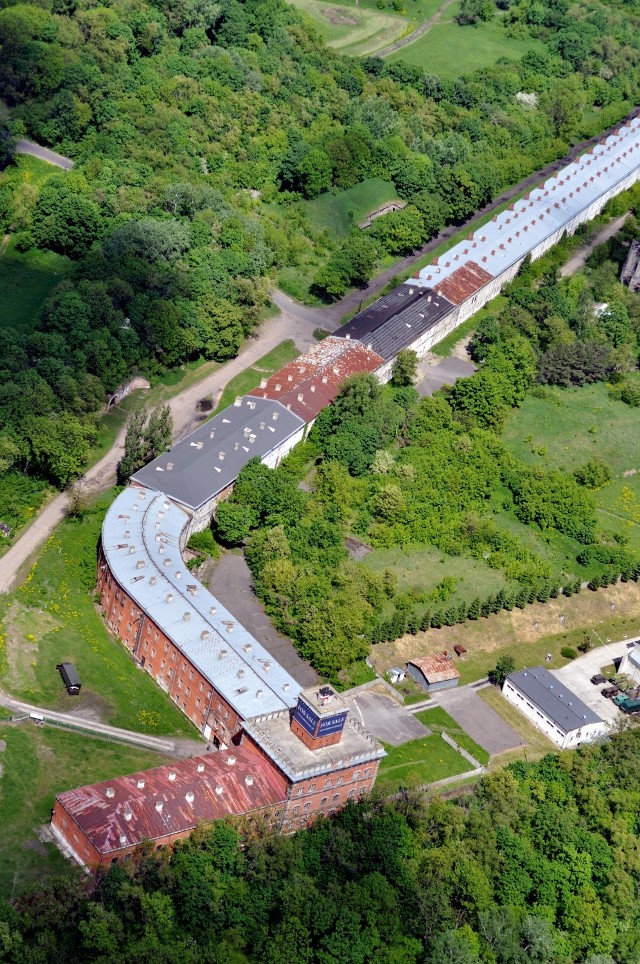 Sobota, 3 maja. Luneta Generała Sowińskiego i trzy korony Twierdzy Św. Jerzego, czyli Modlin dla wtajemniczonych. 
Zbiórka, odjazd i powrót - tak jak poprzednio. Trasa prowadzi zewnętrznymi wałami Twierdzy. W programie zwiedzanie podziemnych korytarzy, w związku z czym organizatorzy przypominają o zabraniu latarek!
Czytaj dalej...