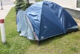 Majówka pod namiotem skończyła się w szpitalu. 4-miesięczna dziewczynka z podejrzeniem wychłodzenia