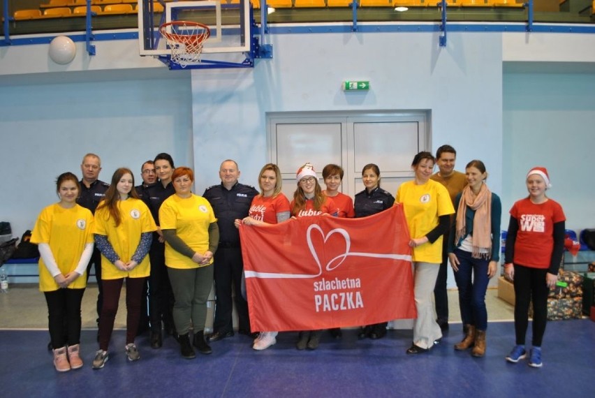 Darczyńcy Szlachetnej Paczki w tym roku pomogą 53 rodzinom z powiatu łowickiego [ZDJĘCIA]