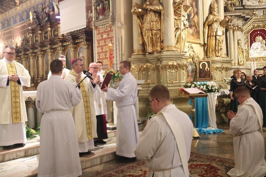 Święcenia w kaliskiej katedrze. Diecezja ma dwóch nowych kapłanów 