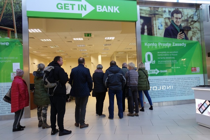 Przed placówkami Getin Noble Bank ustawiają się kolejki...