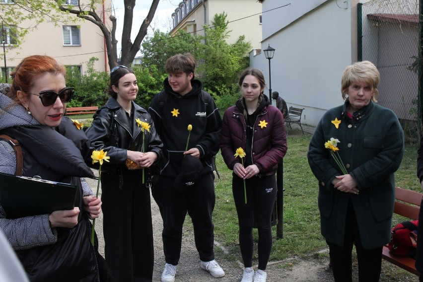 Uczniowie z ZSEiT w Chełmie upamiętnili 81. rocznicę powstania w getcie warszawskim. Zobacz zdjęcia