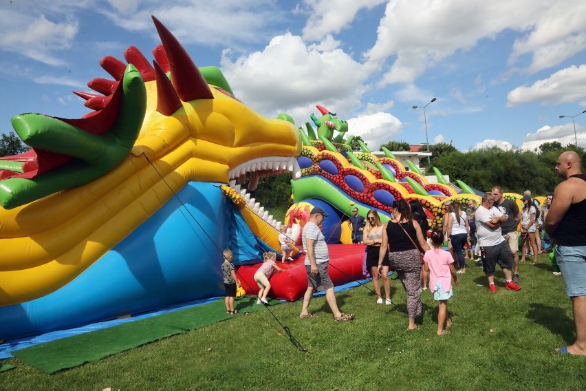 Festiwal baniek mydlanych na stadionie Konfeksu w Legnicy, zobaczcie zdjęcia